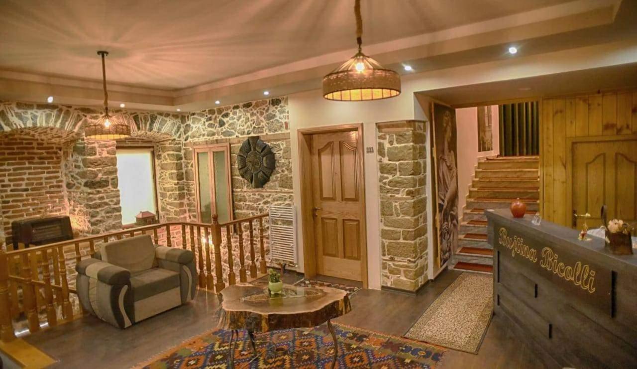 Hotel Bujtina Bicolli Корча Экстерьер фото